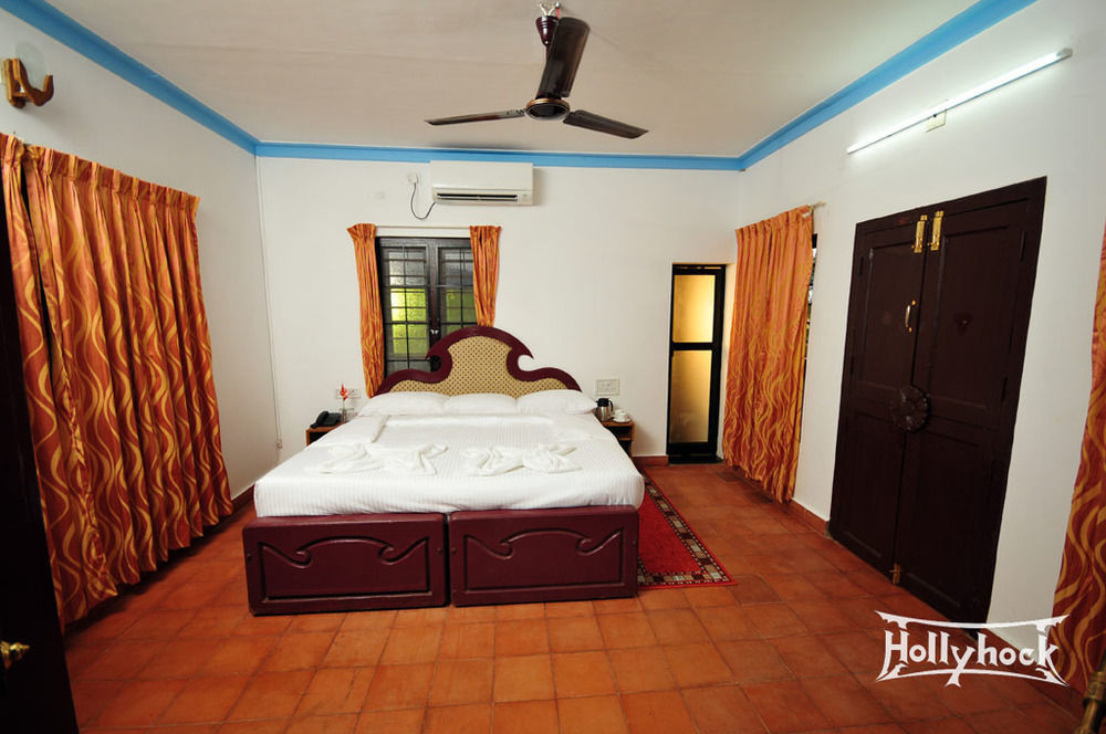Holly Hock Bed & Breakfast Munnar Exterior foto